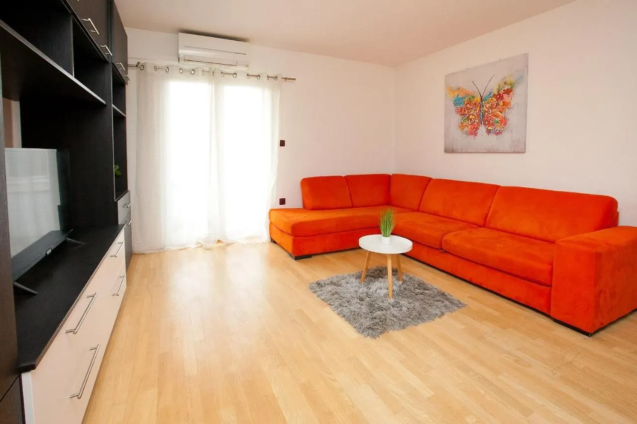 Sunny & Relaxing Apartment location